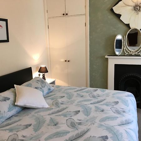 צ'לטנהם Bentons Guest House מראה חיצוני תמונה