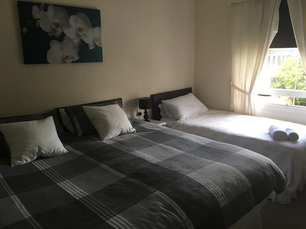 צ'לטנהם Bentons Guest House מראה חיצוני תמונה