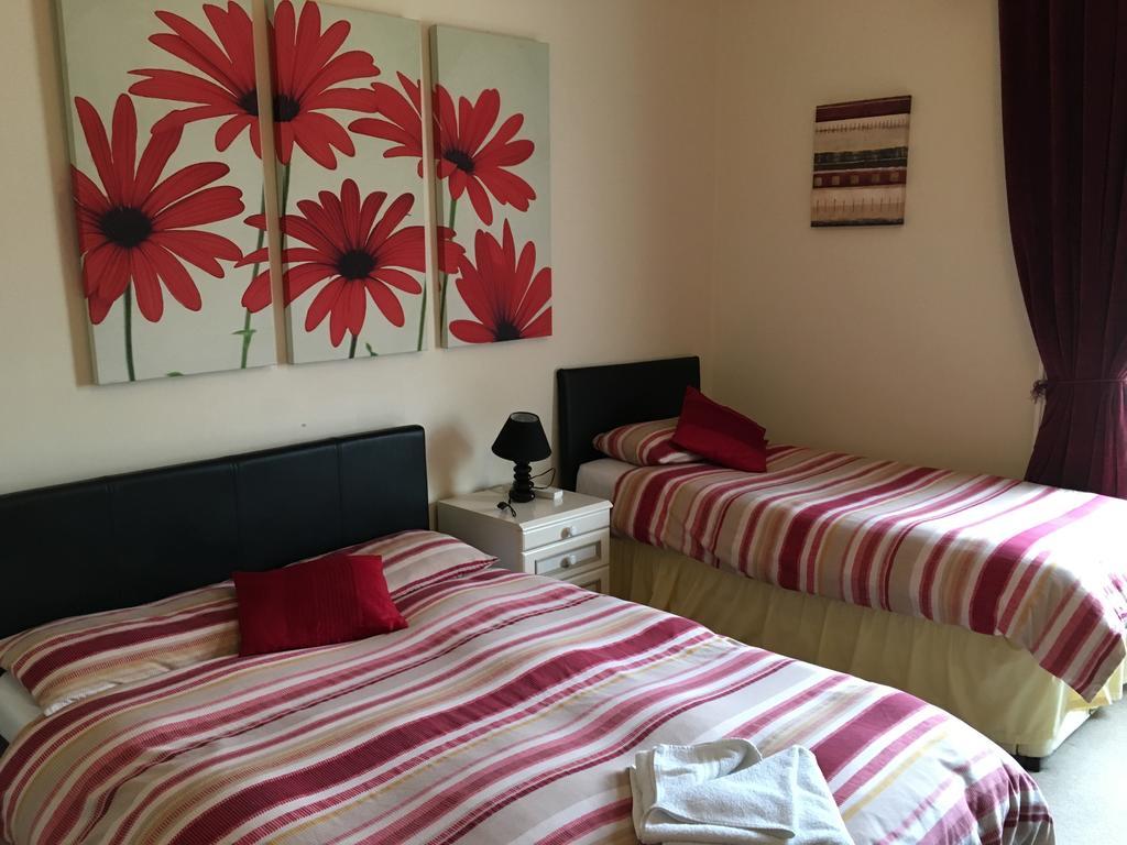 צ'לטנהם Bentons Guest House מראה חיצוני תמונה