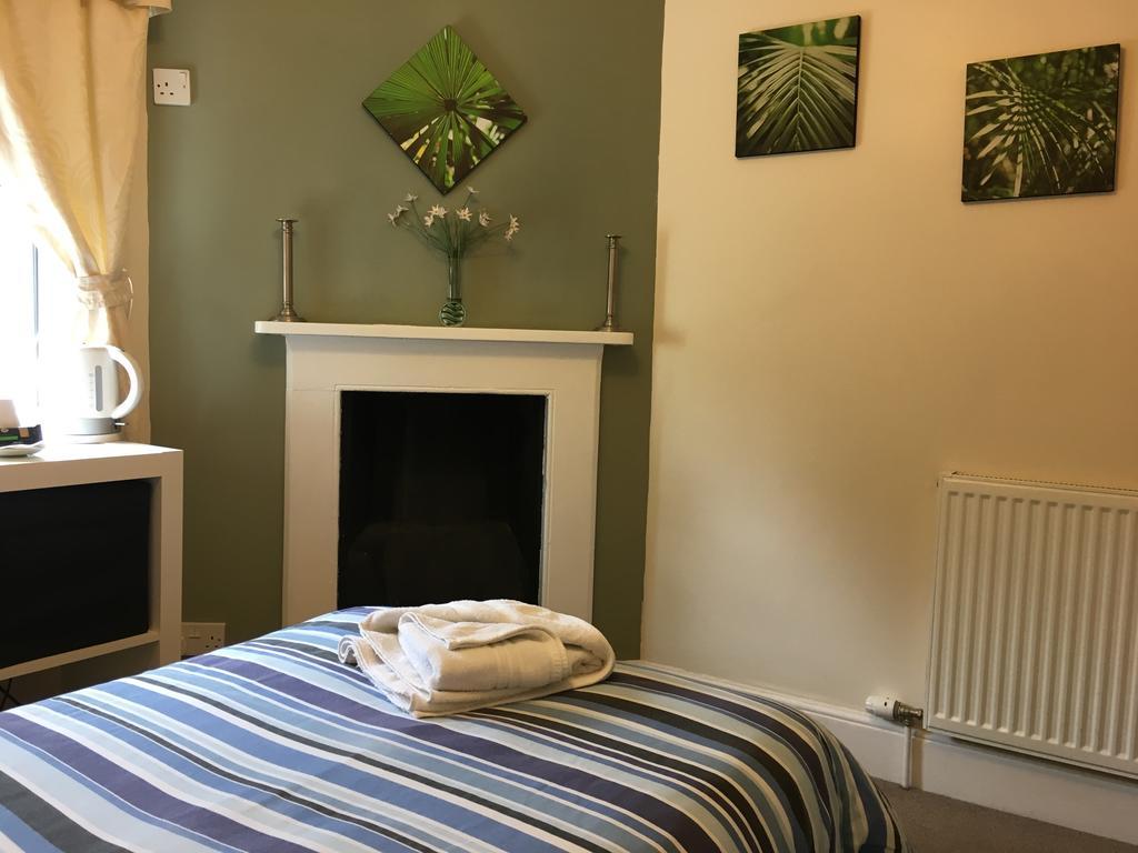 צ'לטנהם Bentons Guest House מראה חיצוני תמונה