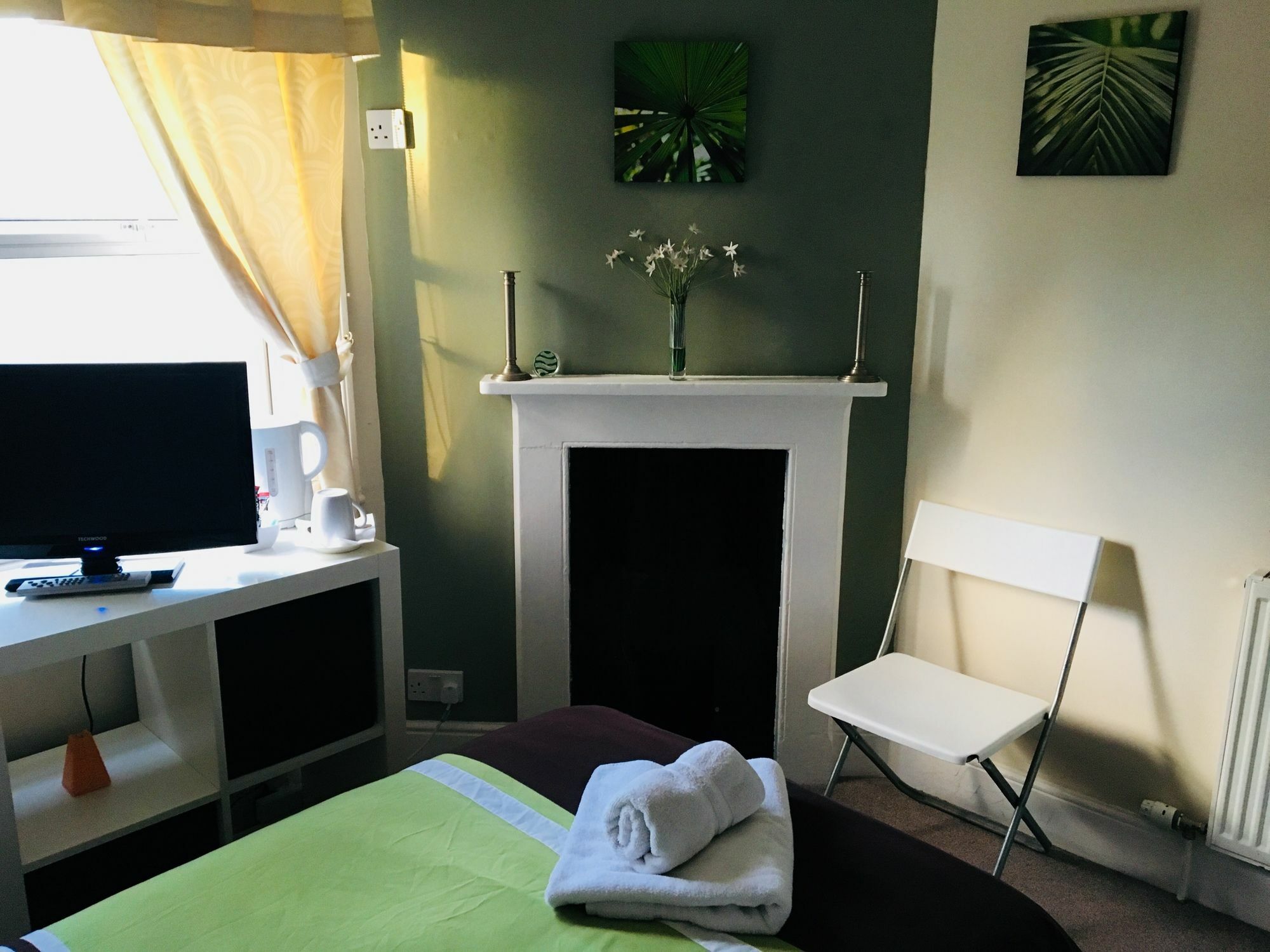 צ'לטנהם Bentons Guest House מראה חיצוני תמונה